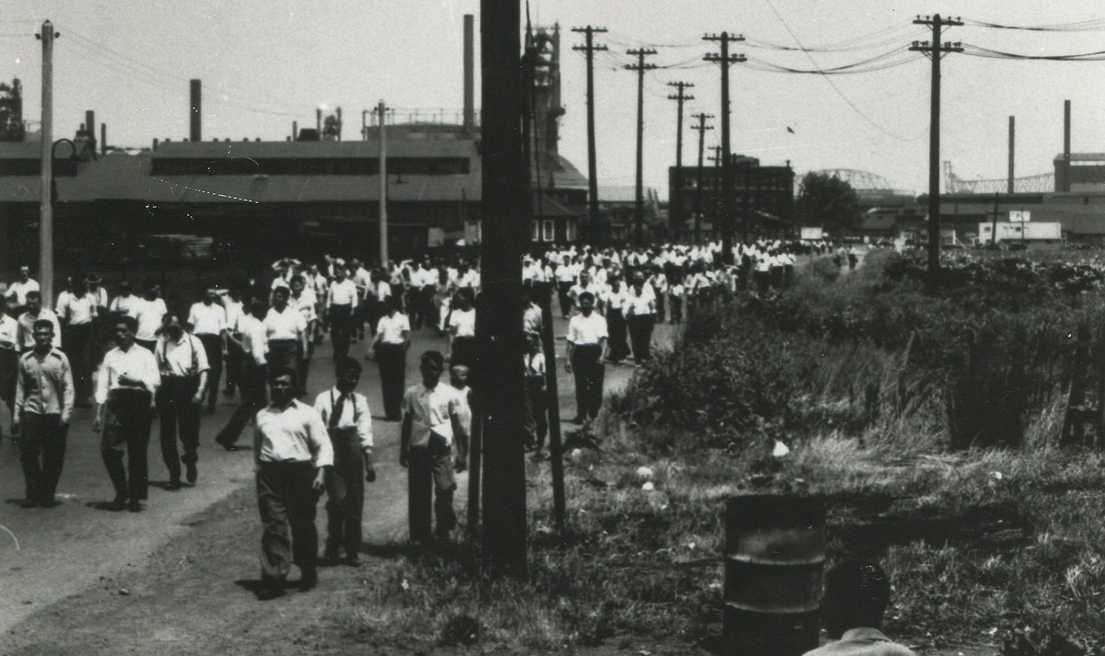 U.E. Local 504 marches from Woodlands Park down Wilcox St. to join picket line of striking Steelworkers at Stelco